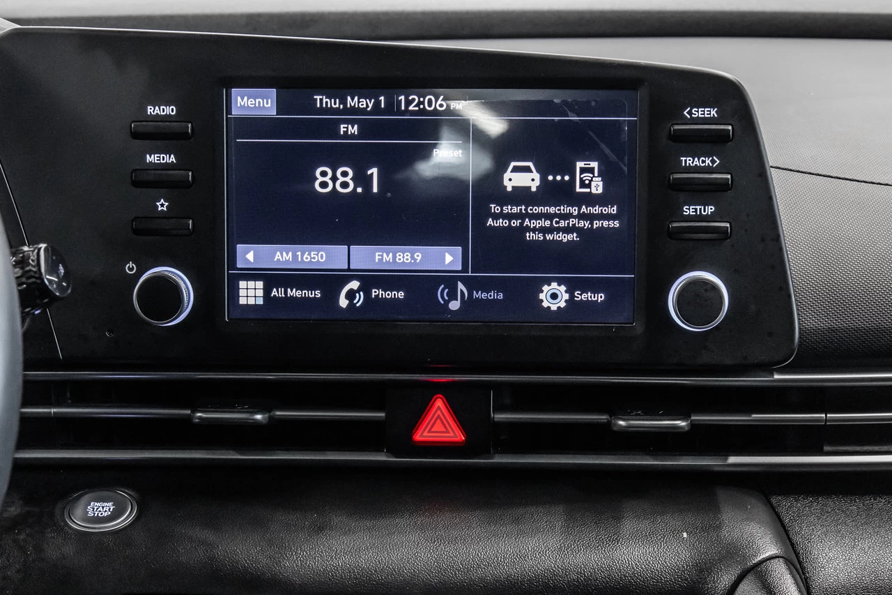 2023 Hyundai Elantra Preferred Main Image
