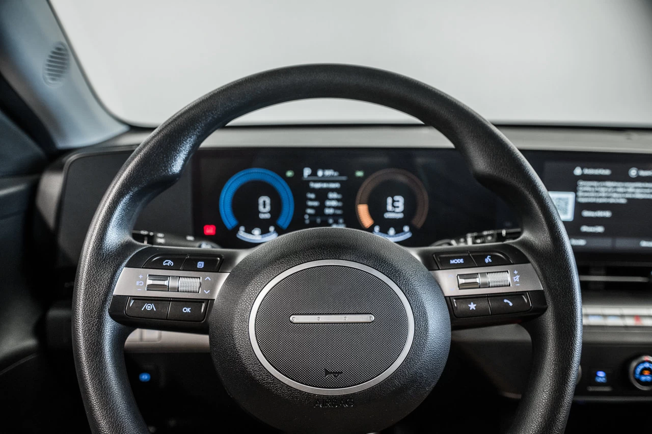 2024 Hyundai Kona Essential Main Image