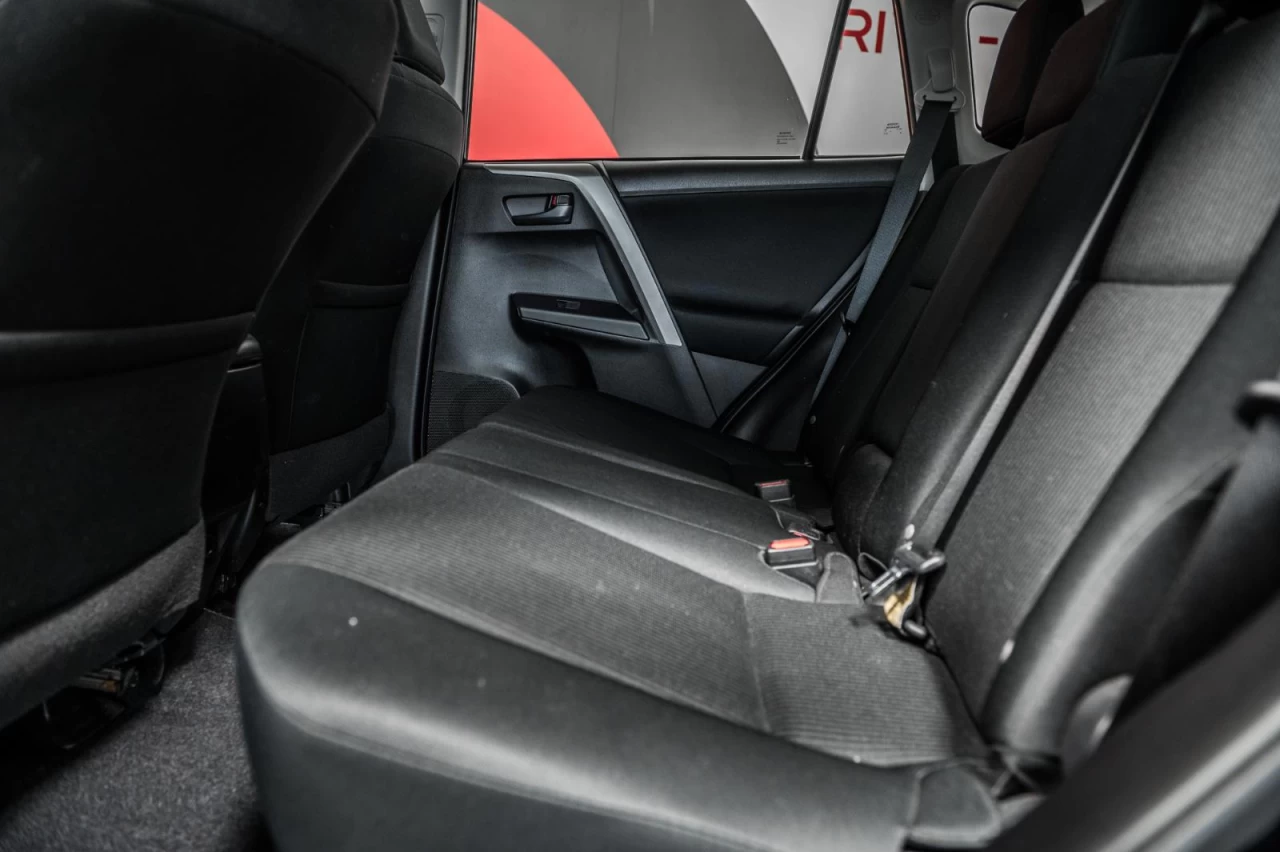 2016 Toyota RAV4 LE MAGS+SIEGES.CHAUFF+BLUETOOTH+CAM.RECUL Main Image