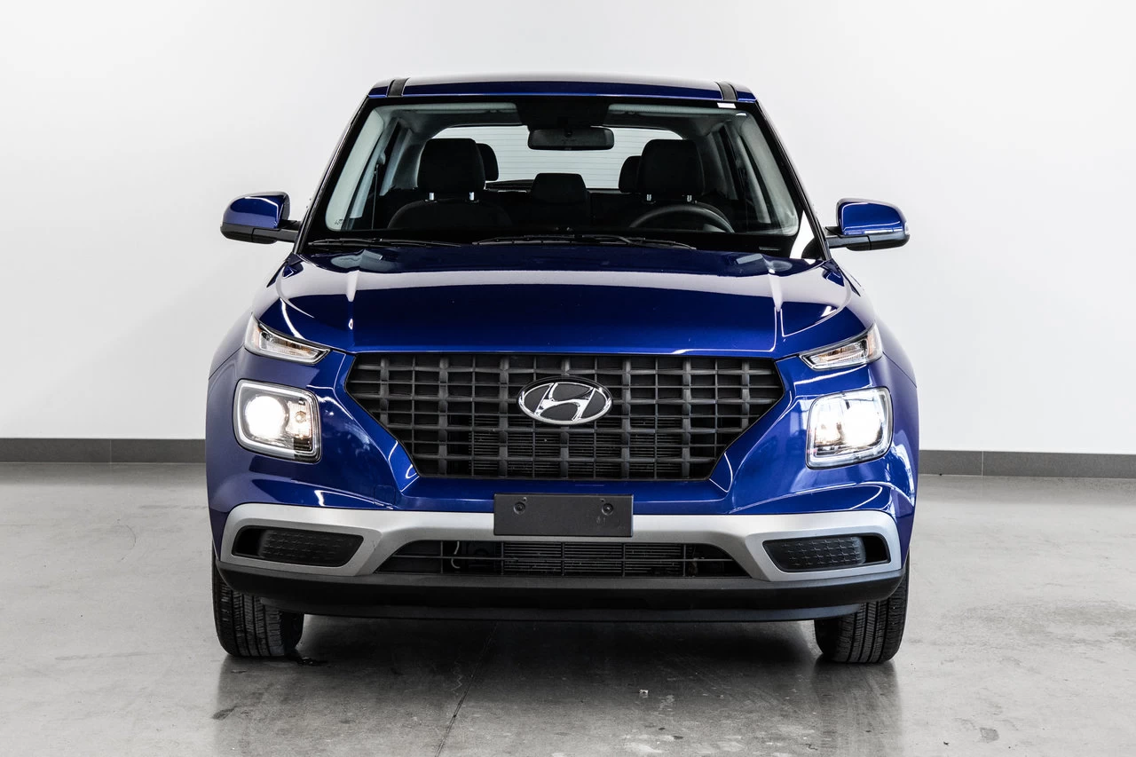 2022 Hyundai Venue Essential Main Image