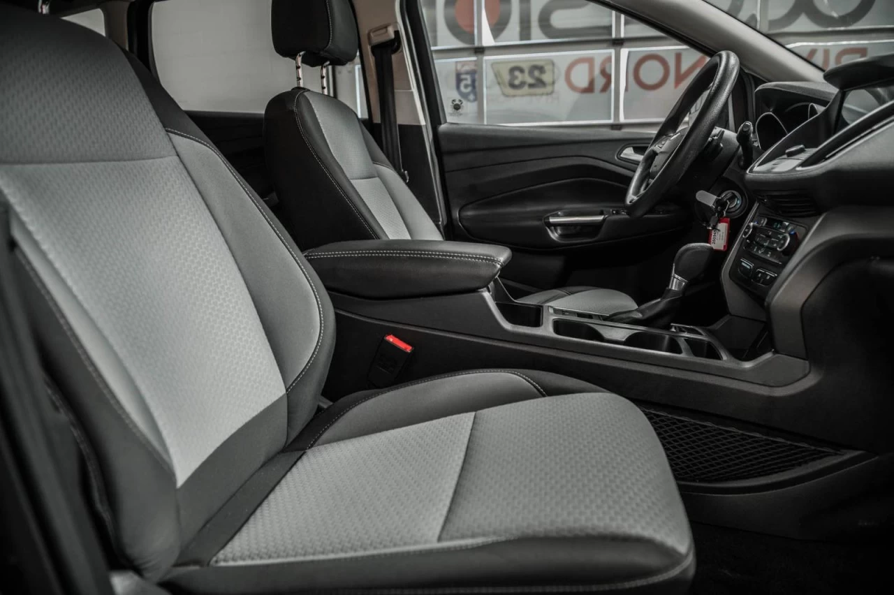 2017 Ford Escape SE 4WD+SIEGES.CHAUFF+MAGS+BLUETOOTH+CAM.RECUL Image principale