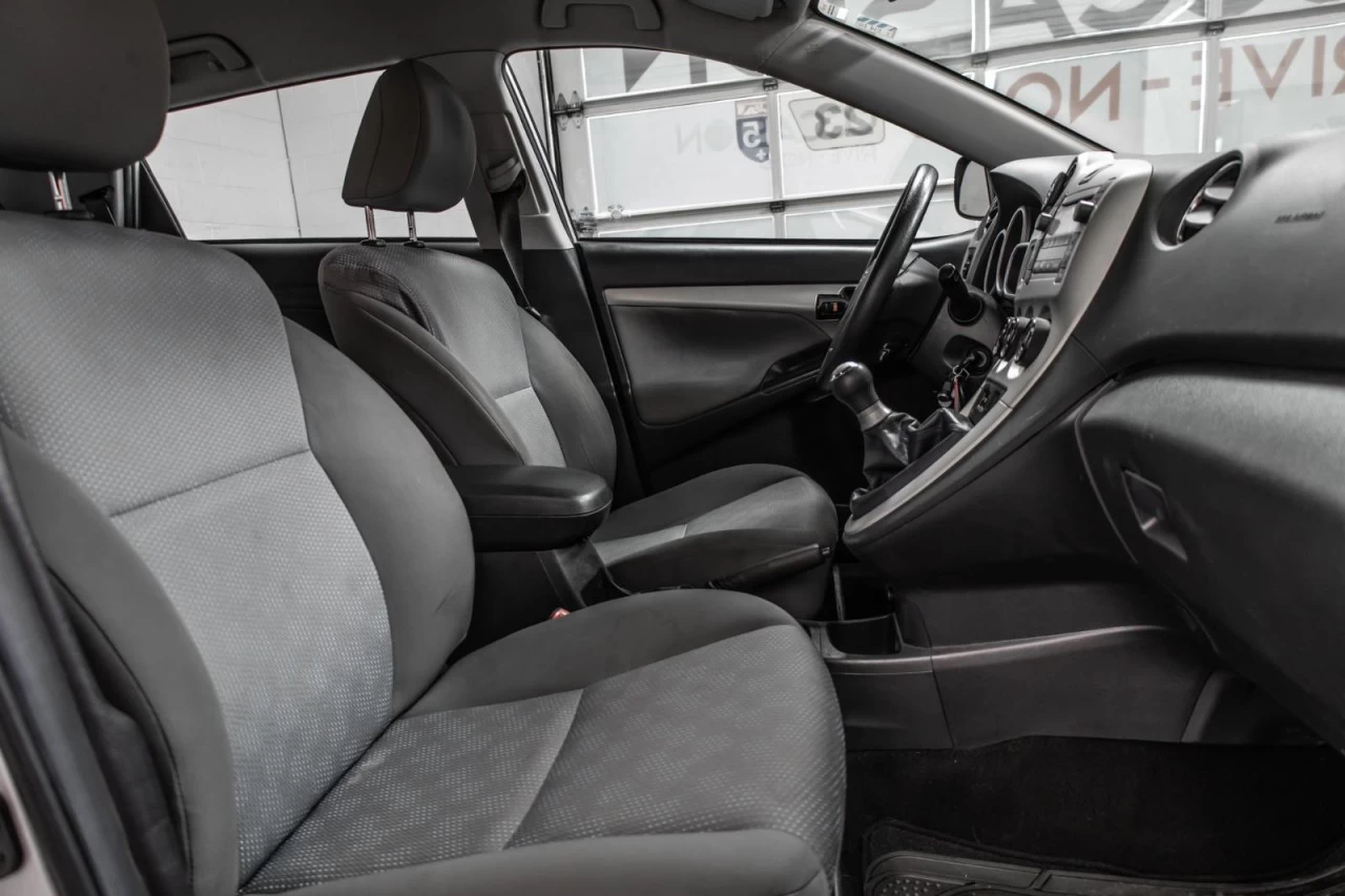 2010 Toyota Matrix Manuelle avec A/C Main Image