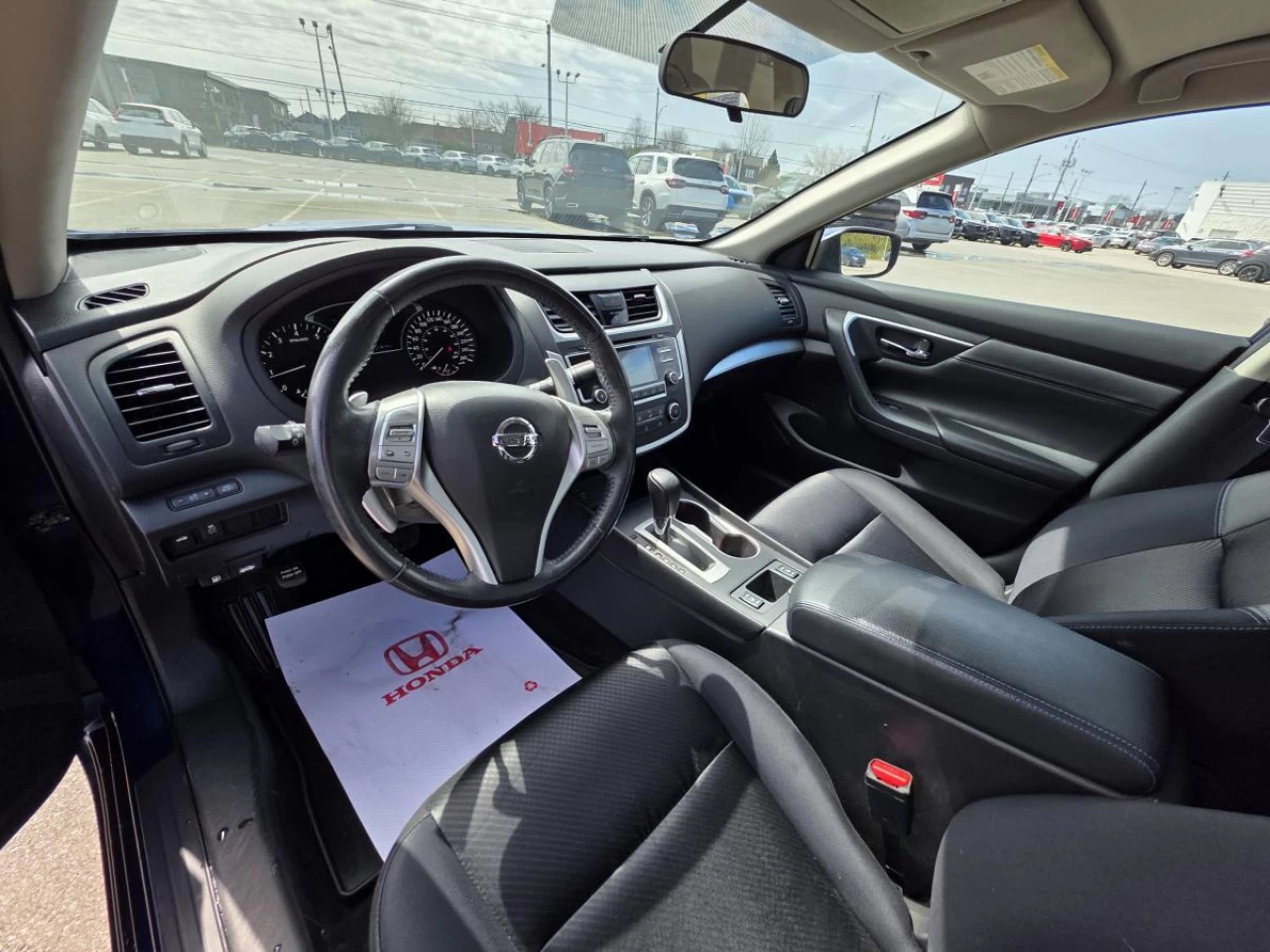 2017 Nissan Altima 4dr Sdn I4 CVT 2.5 SR Image principale