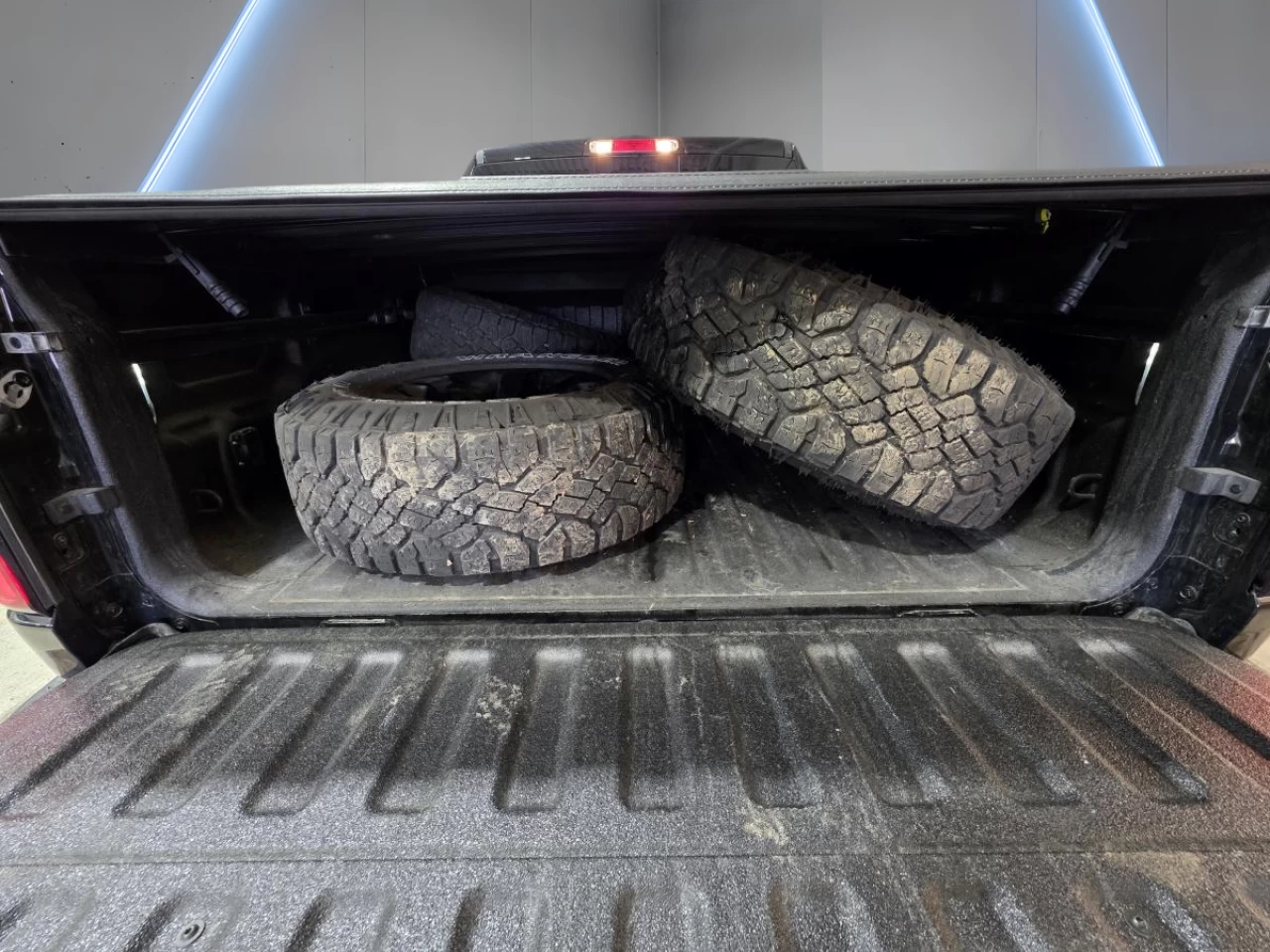 2022 RAM 1500 Rebel 4x4 Crew Cab 5'7" Box Image principale