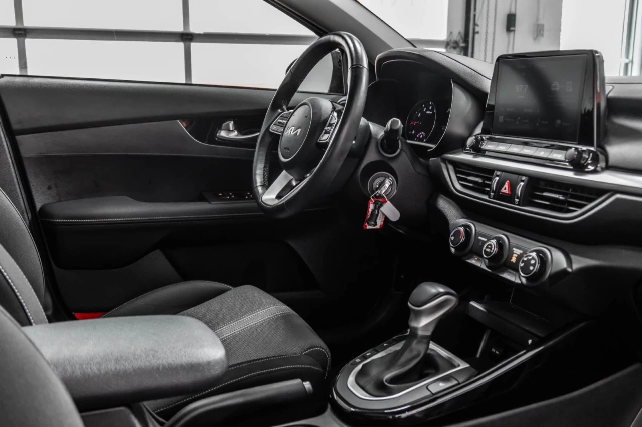 2023 Kia Forte EX+ TOIT.OUVRANT+SIEGES.CHAUFF+CARPLA+CAM.RECUL Main Image
