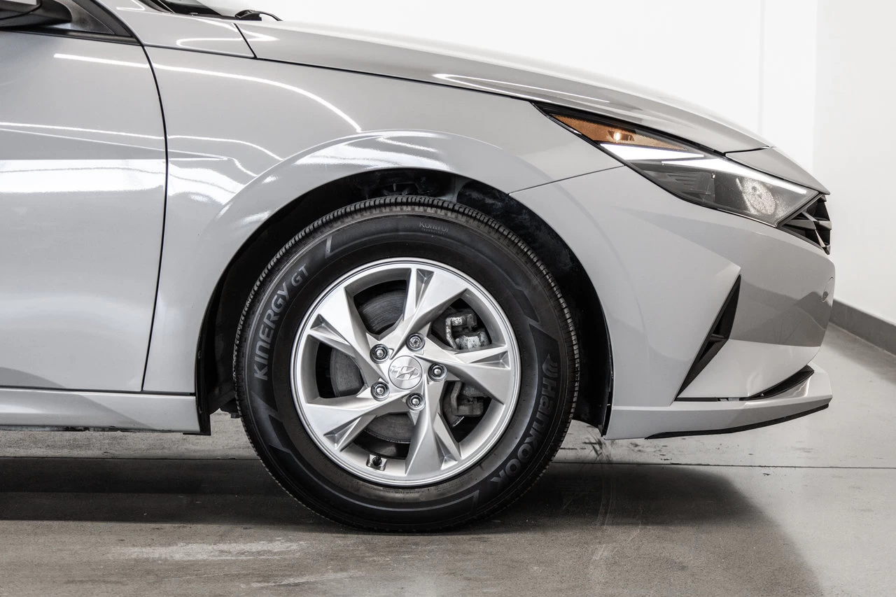 2022 Hyundai Elantra Essential Image principale