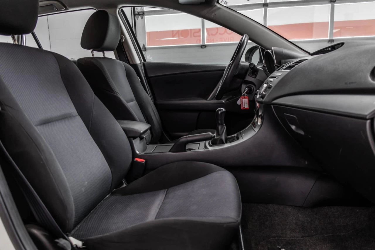 2010 Mazda Mazda3 Manuelle AUBAINE!!! Image principale