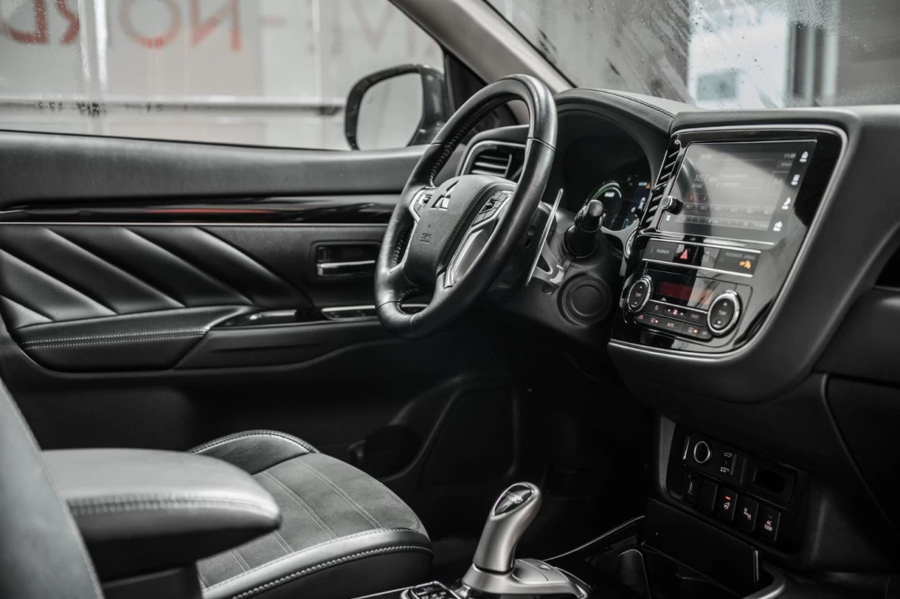 2019 Mitsubishi Outlander PHEV S-AWC CUIR+TOIT.OUVRANT+CARPLAY+SIEGES.CHAUFFANTS Main Image