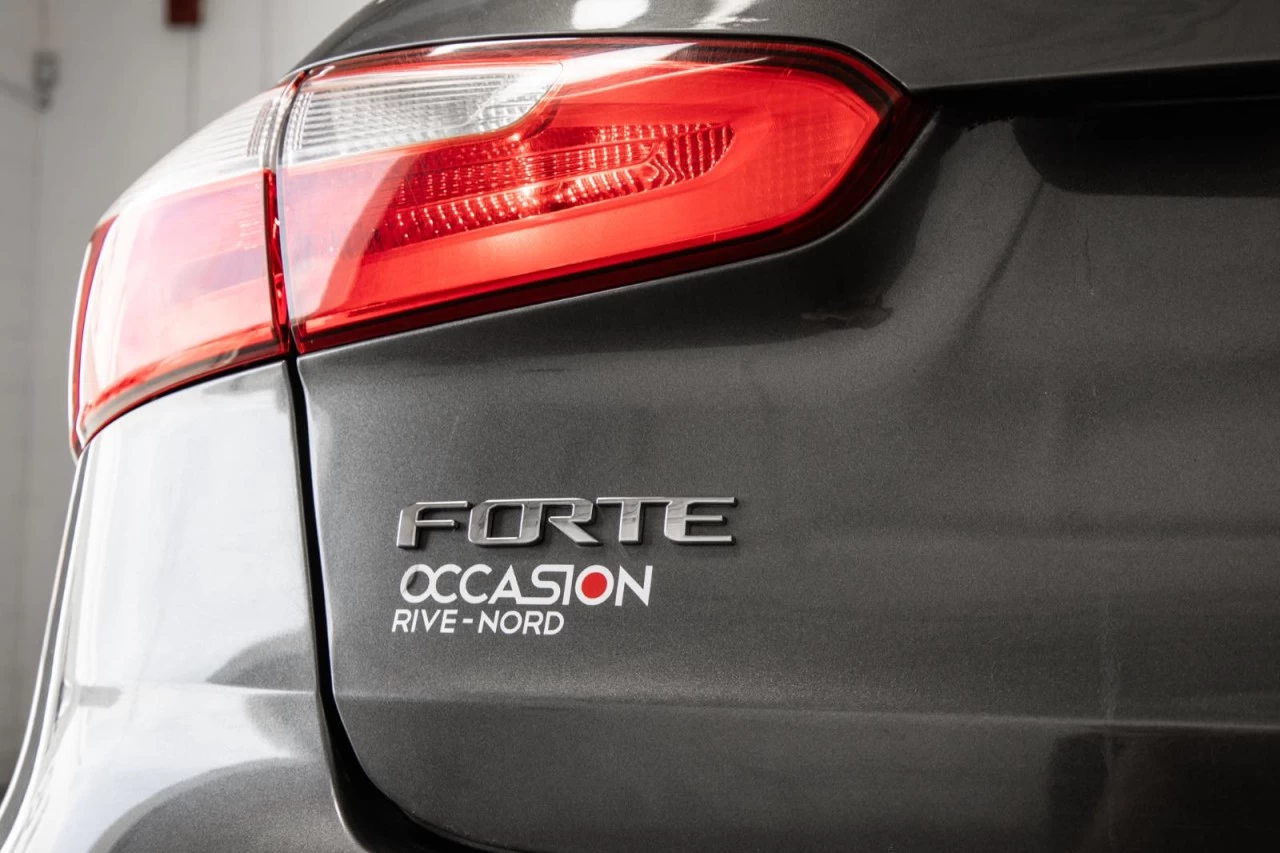 2014 Kia Forte Manuelle de base Garantie 1 AN Image principale