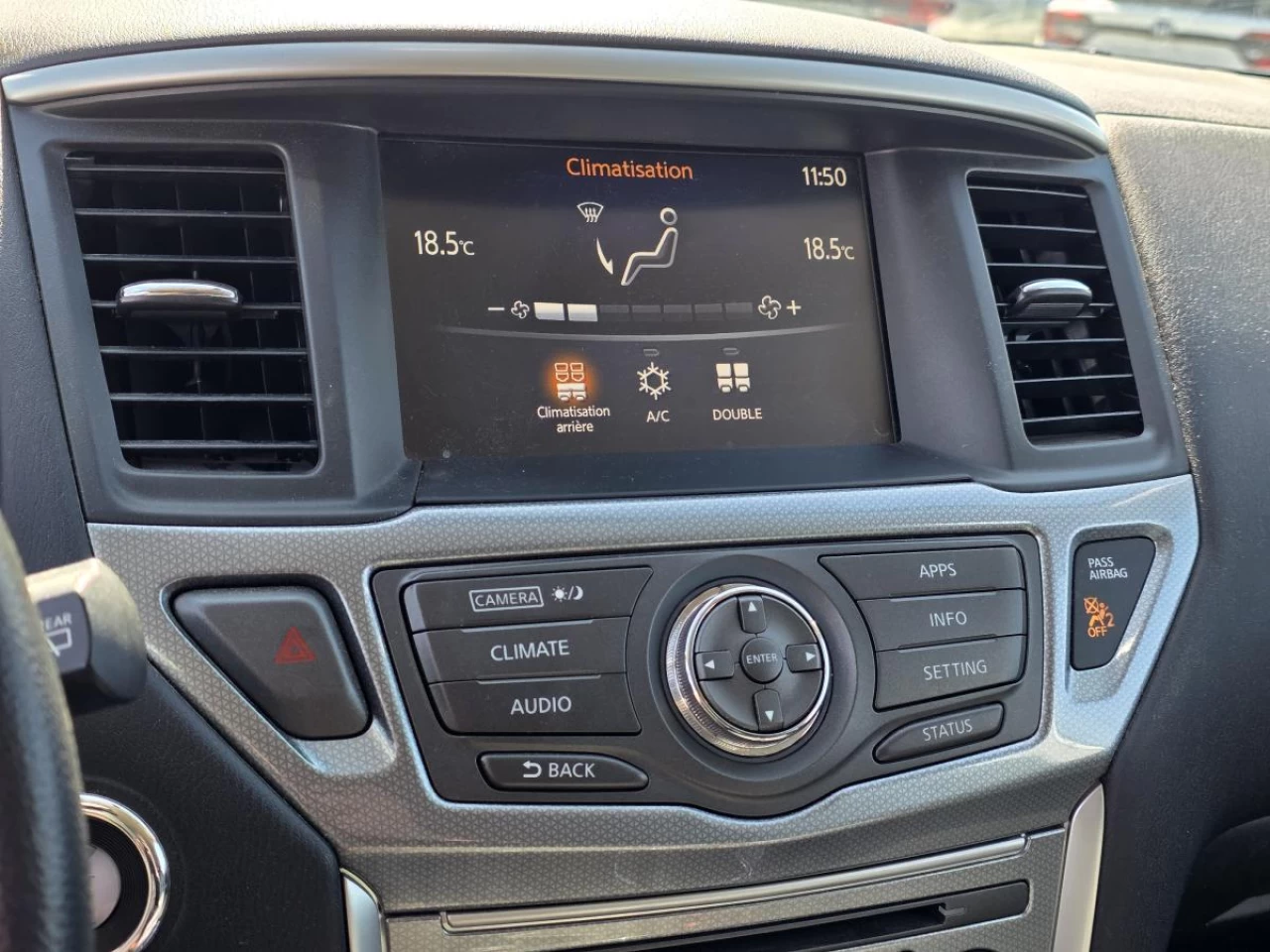 2017 Nissan Pathfinder 4WD 4dr S 7 passengers Image principale