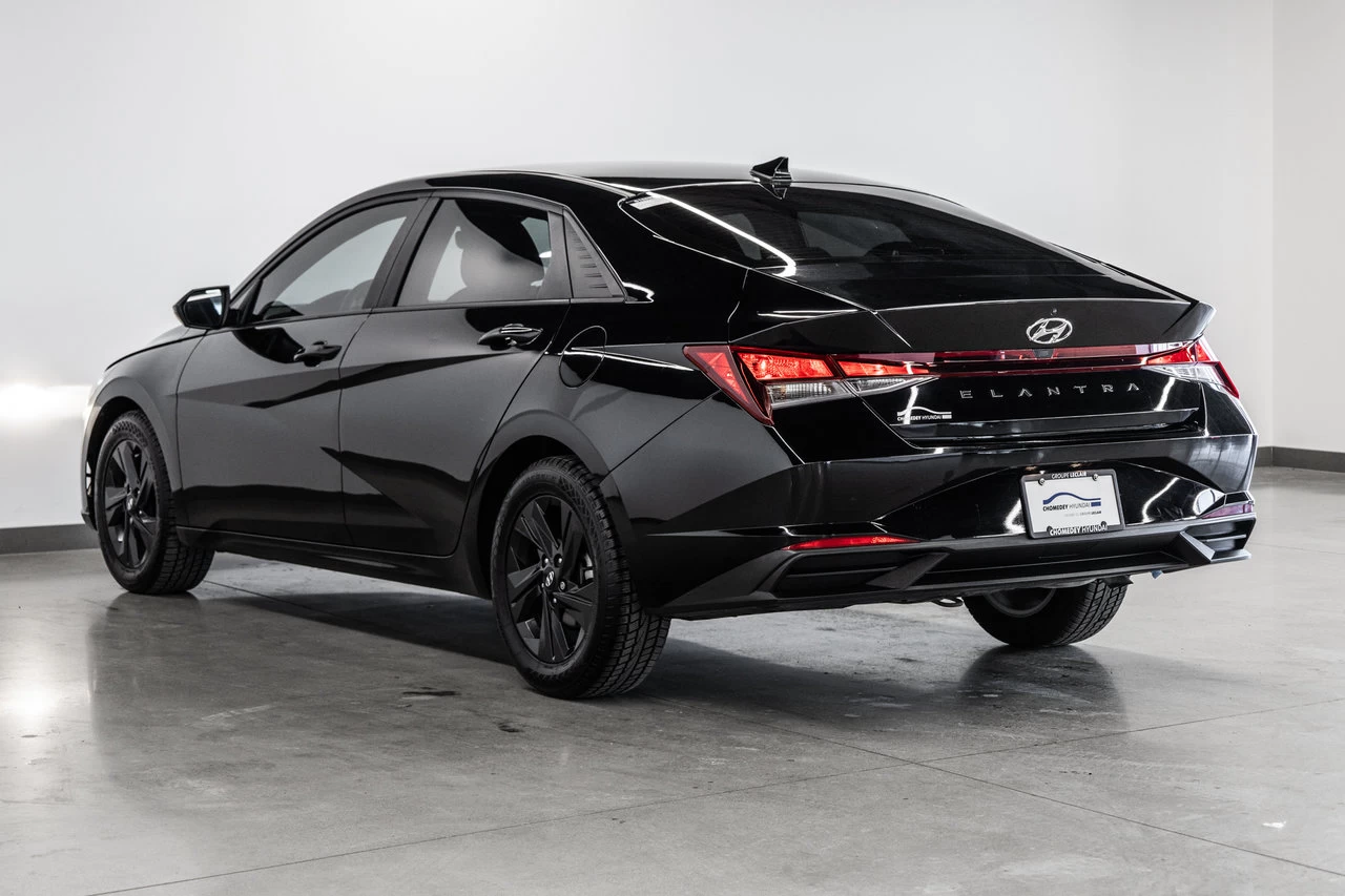 2023 Hyundai Elantra Preferred Main Image