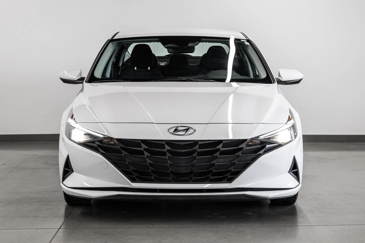 2022 Hyundai Elantra Essential Image principale