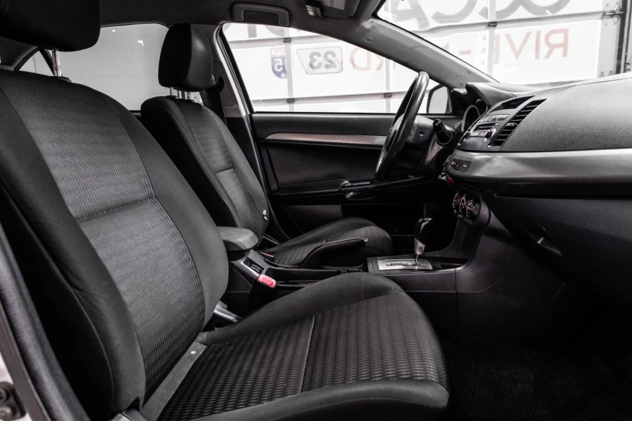 2012 Mitsubishi Lancer Automatique AUBAINE!!! Image principale