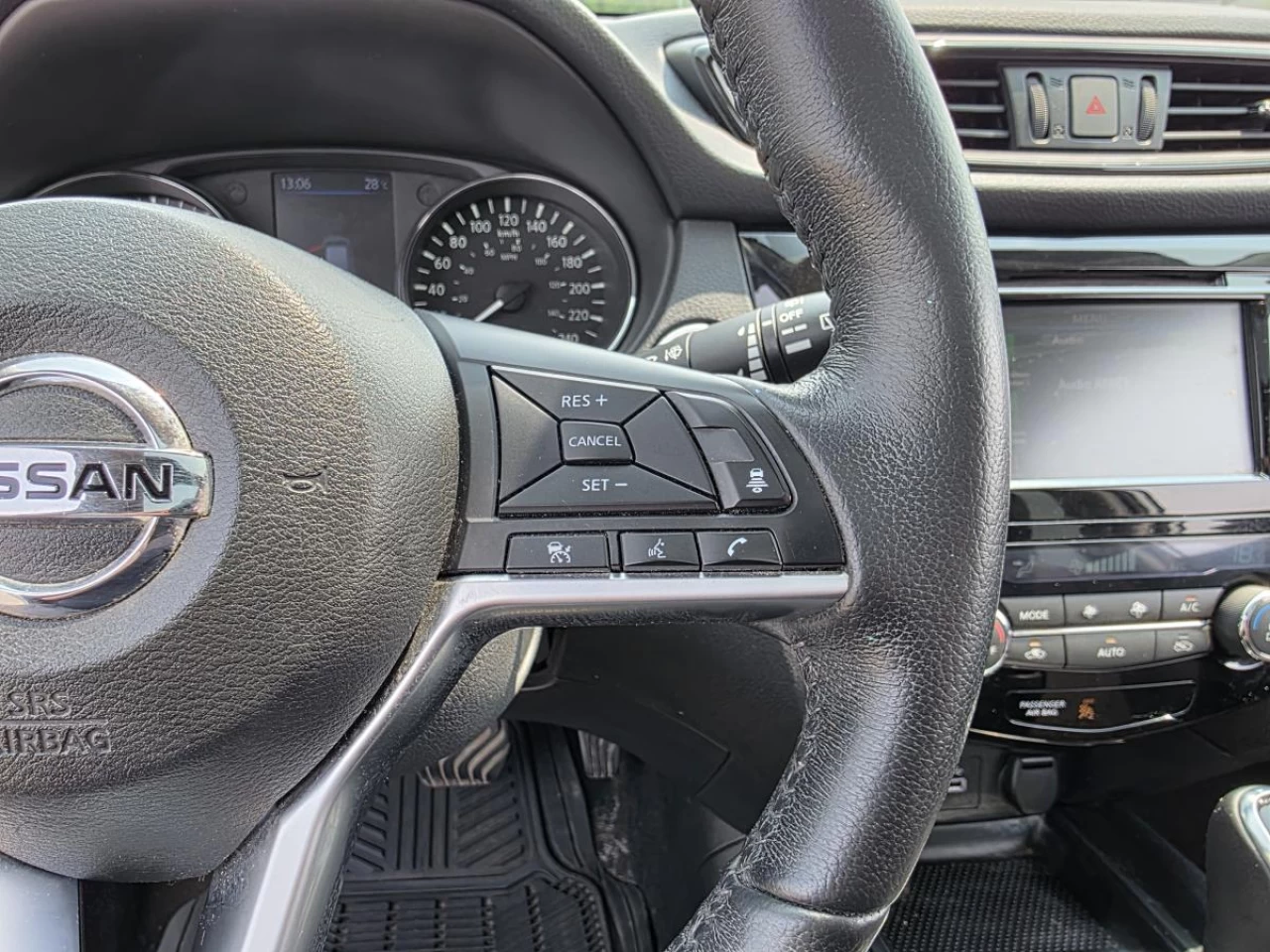 2018 Nissan Rogue AWD S Main Image