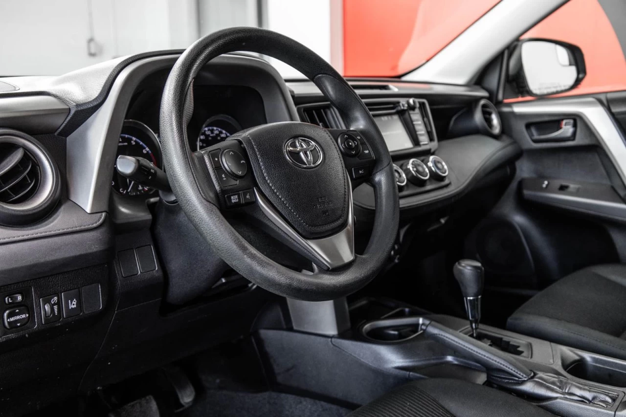 2017 Toyota RAV4 LE MAGS+SIEGES.CHAUFF+BLUETOOTH+CAM.RECUL Main Image
