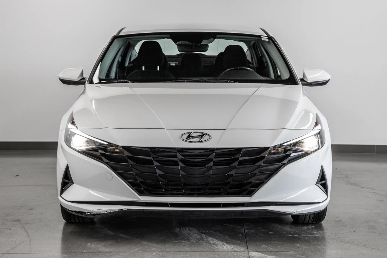 2022 Hyundai Elantra Preferred Main Image