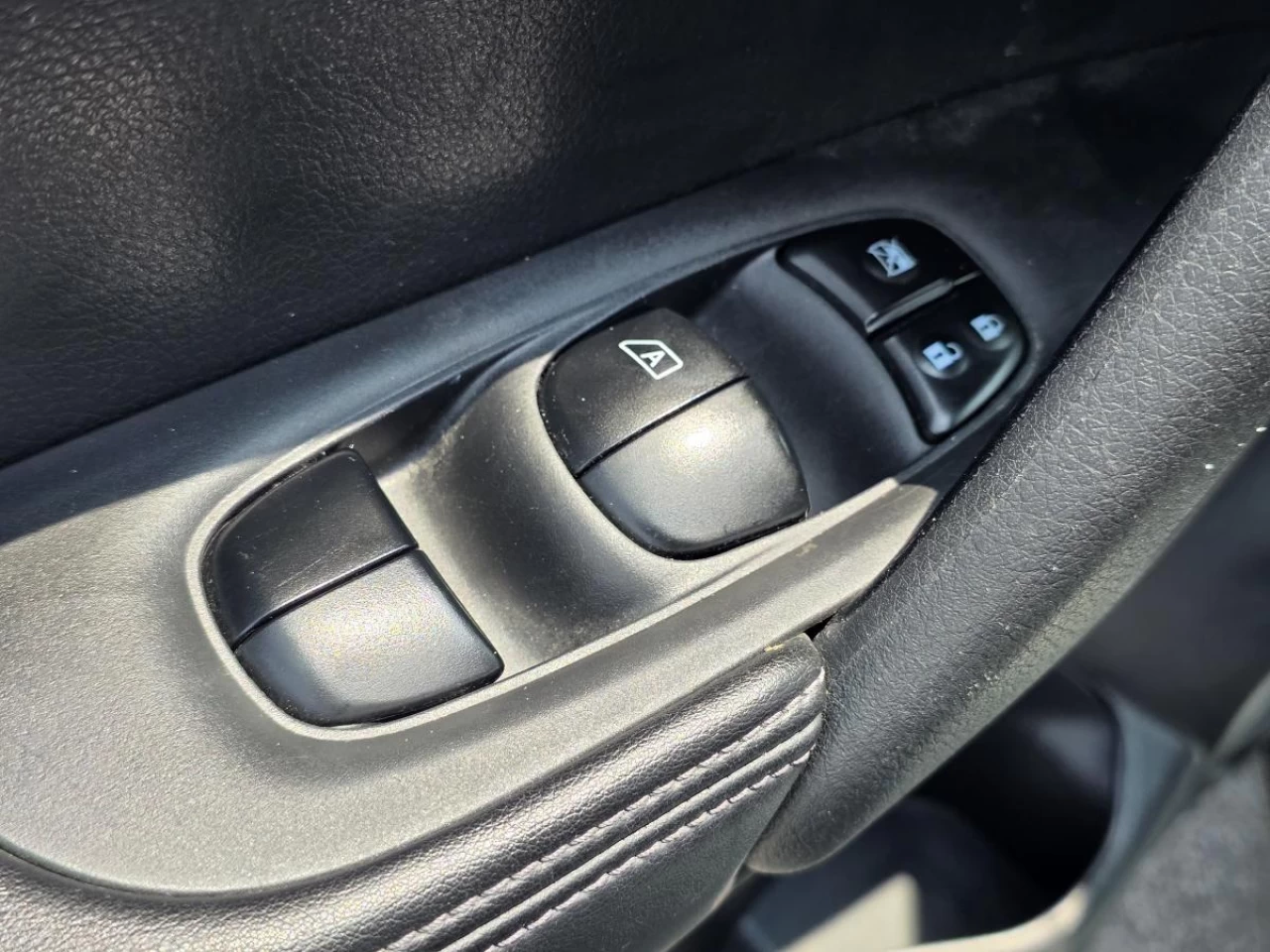 2018 Nissan Rogue AWD S Main Image