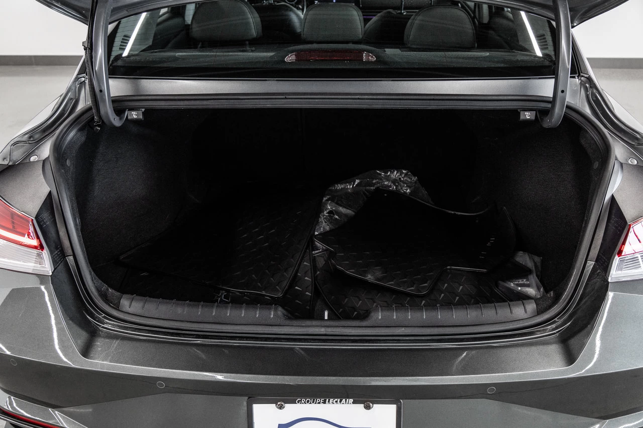 2021 Hyundai Elantra Ultimate Tech Image principale