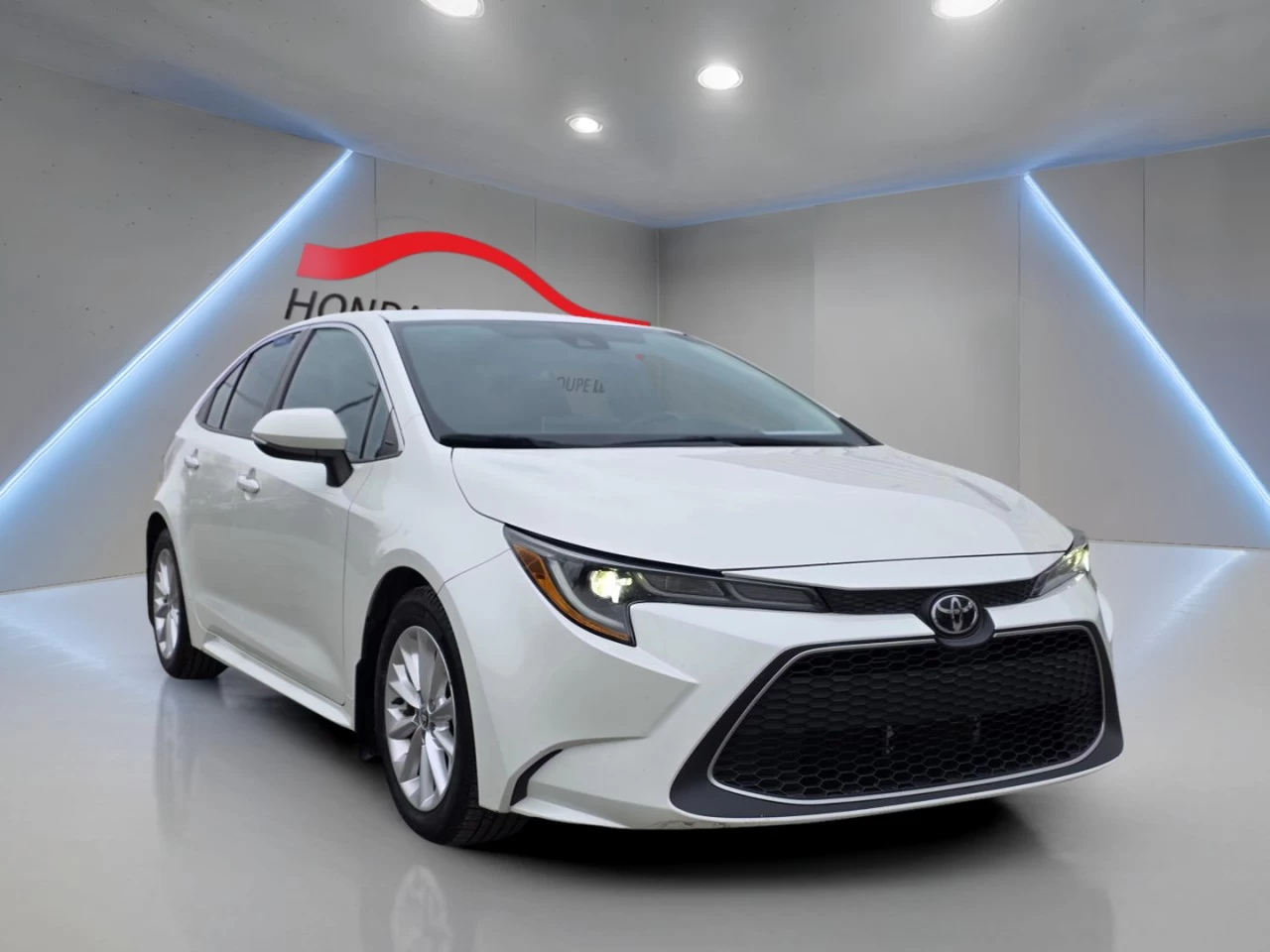 2020 Toyota Corolla LE CVT Main Image