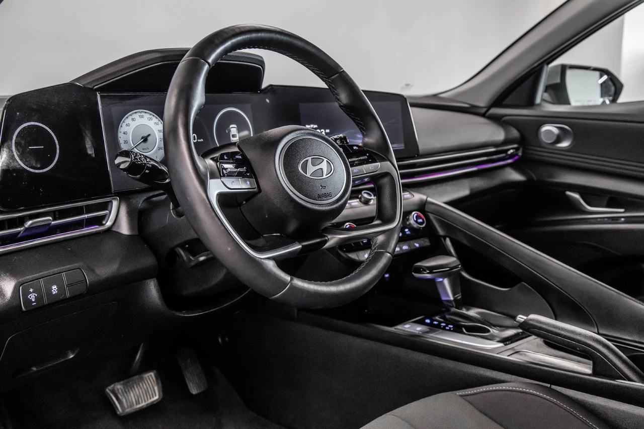 2024 Hyundai Elantra Preferred Tech Image principale