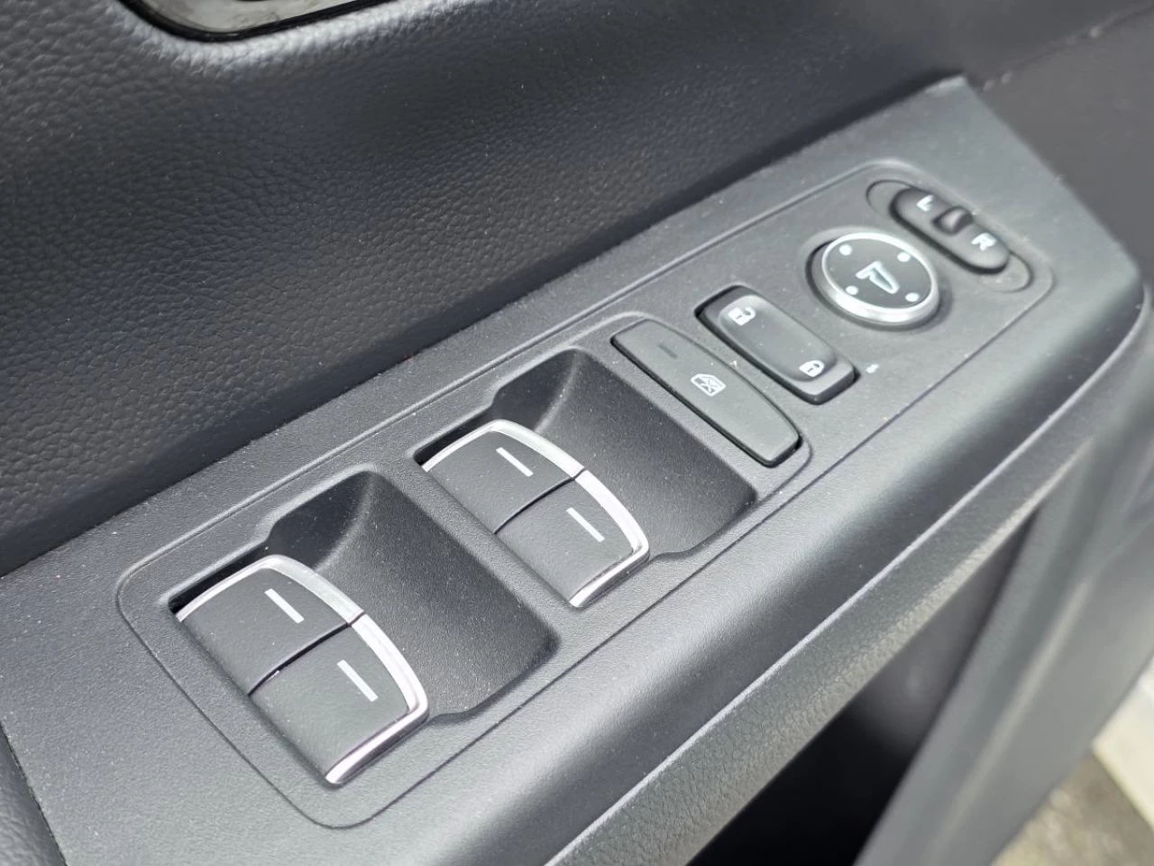 2023 Honda CR-V Hybrid Touring AWD Image principale
