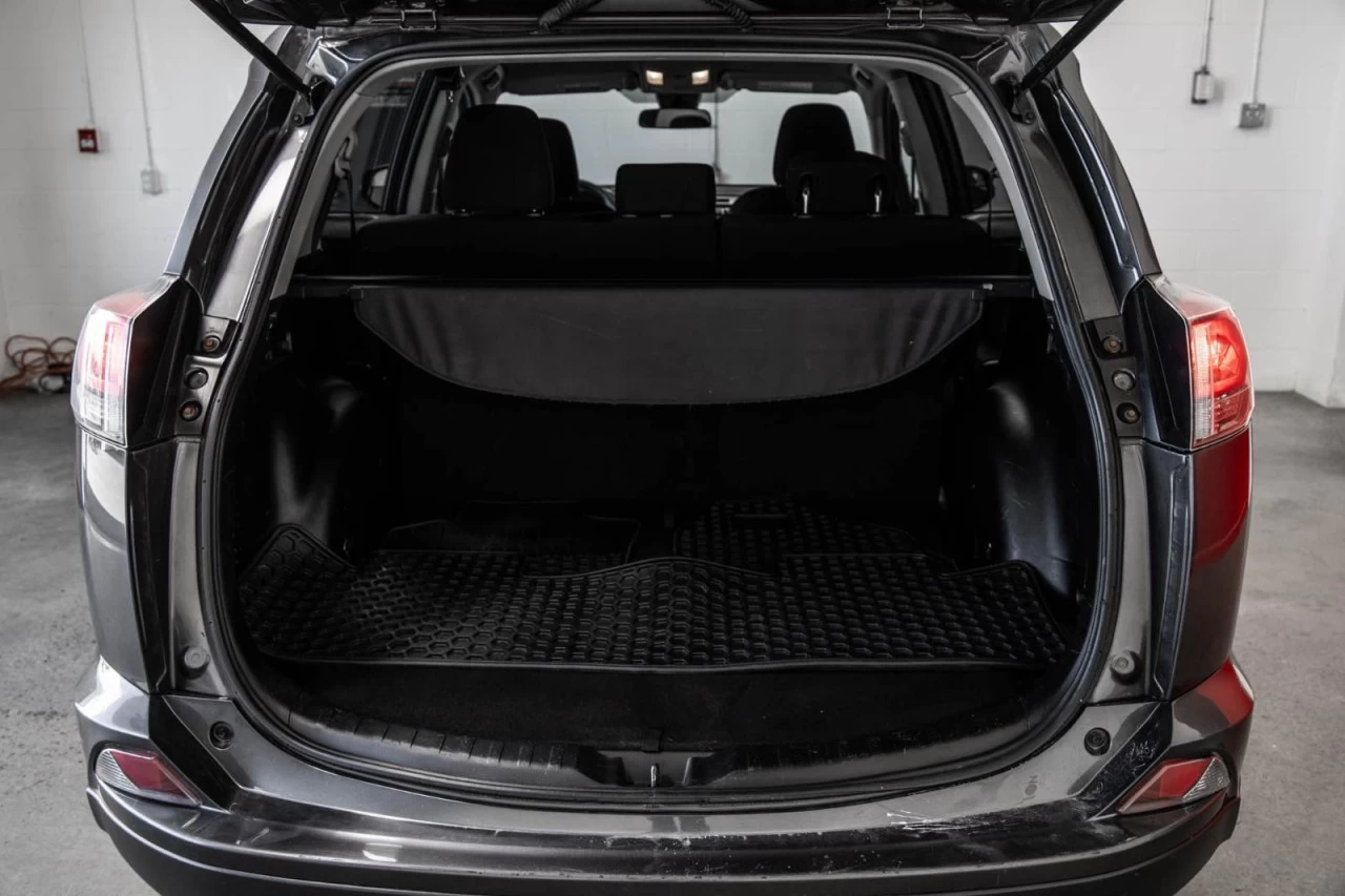 2017 Toyota RAV4 LE MAGS+SIEGES.CHAUFF+BLUETOOTH+CAM.RECUL Main Image