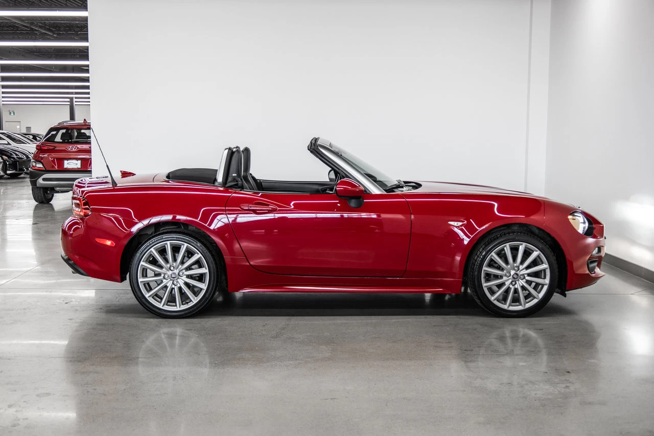 2017 Fiat 124 Spider Lusso Convertible Image principale