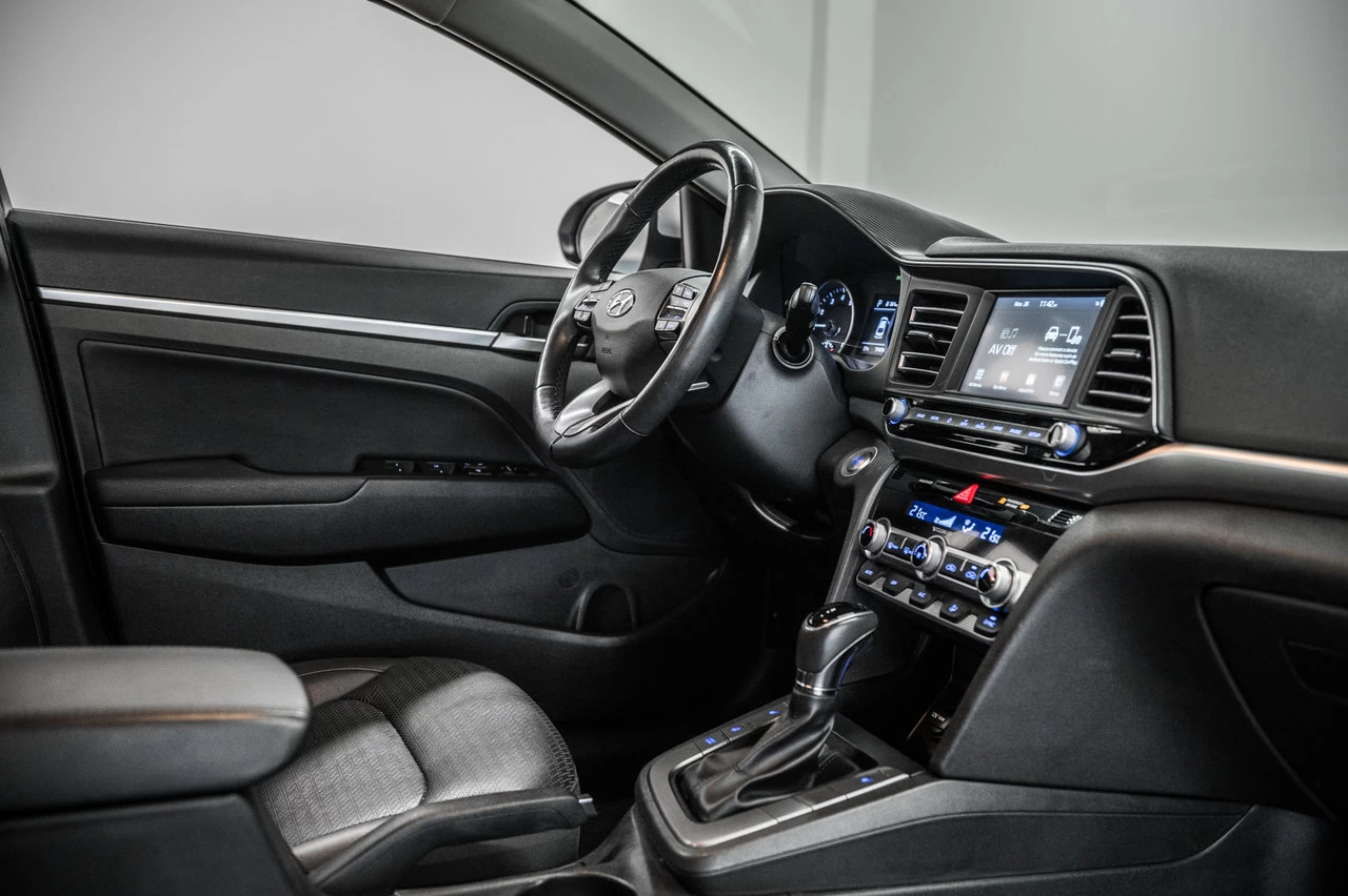 2019 Hyundai Elantra Luxury Image principale