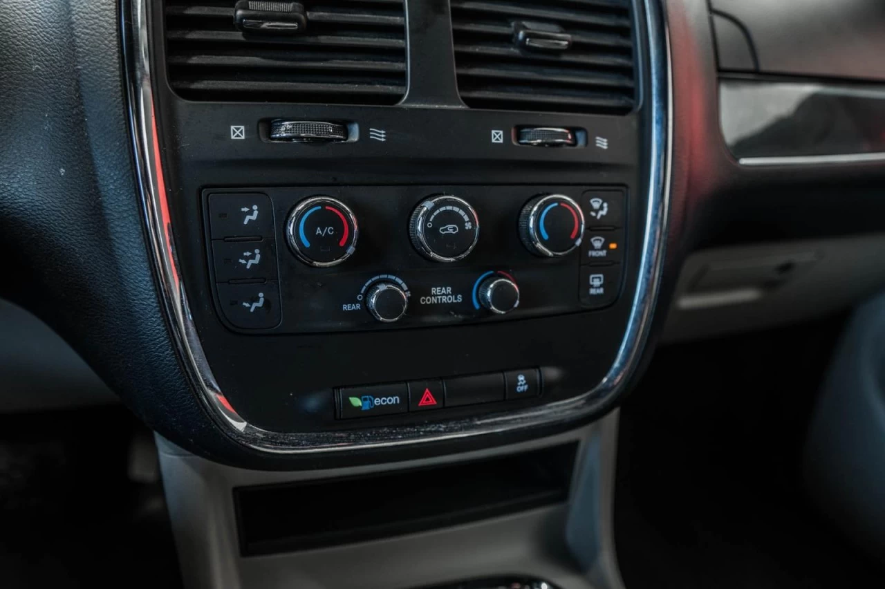2015 Dodge Grand Caravan SXT Premium Plus Garantie 1 AN Main Image