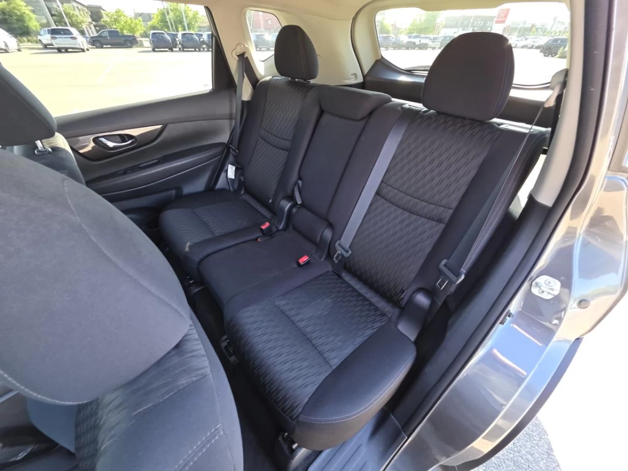 2017 Nissan Rogue AWD 4dr S Image principale
