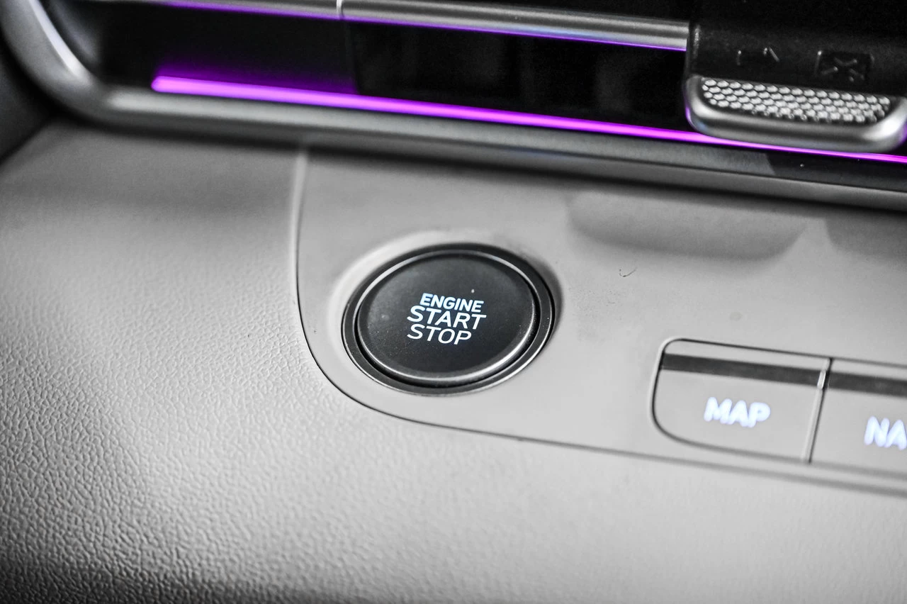 2021 Hyundai Elantra Ultimate Tech Main Image