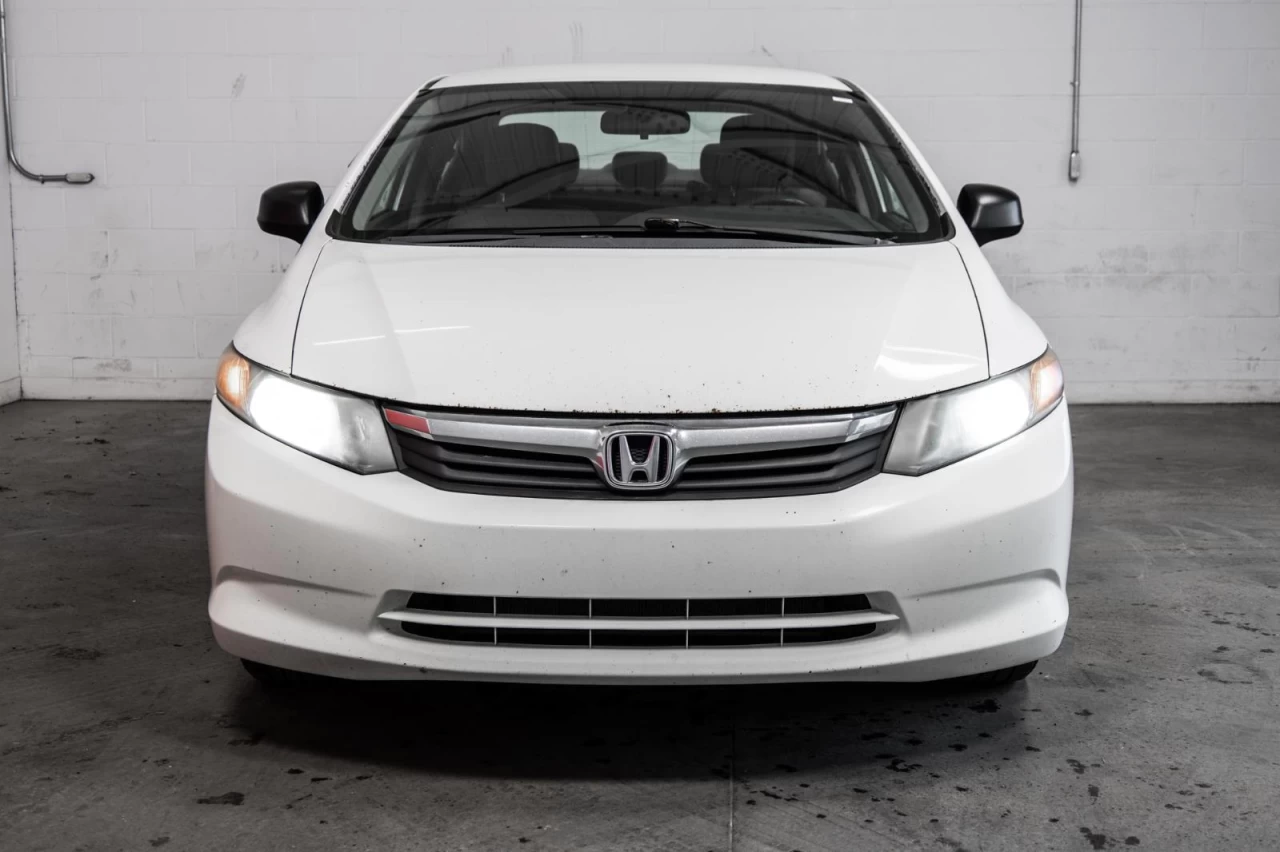 2012 Honda Civic Sedan Manuelle de base AUBAINE!!! Image principale