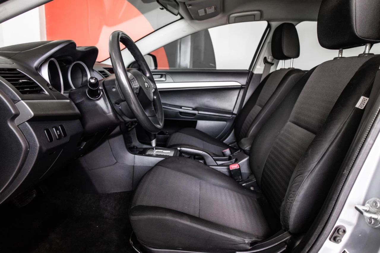 2012 Mitsubishi Lancer Automatique AUBAINE!!! Image principale
