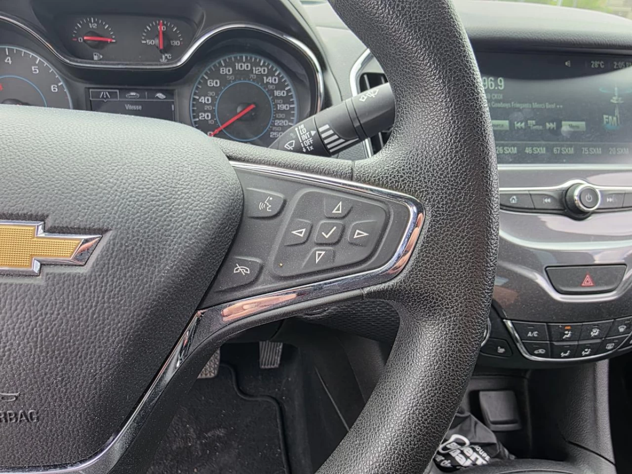2018 Chevrolet Cruze Sedan LT (Manual) Image principale