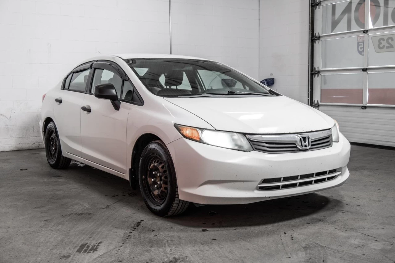 2012 Honda Civic Sedan Manuelle de base AUBAINE!!! Image principale