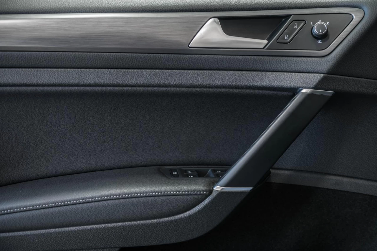 2020 Volkswagen Golf Highline 4MOTION+NAVI+TOIT.PANO+CUIR+SIEGES.CHAUFF Main Image