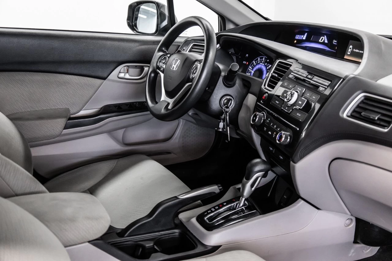 2013 Honda Civic LX SIEGES.CHAUFFANTS+REG.VITESSE+BLUETOOTH Image principale
