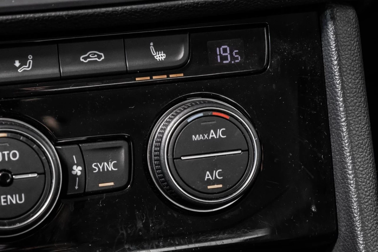 2020 Volkswagen Jetta Highline TOIT.OUVRANT+CUIR+CARPLAY+SIEGES.CHAUFF Main Image