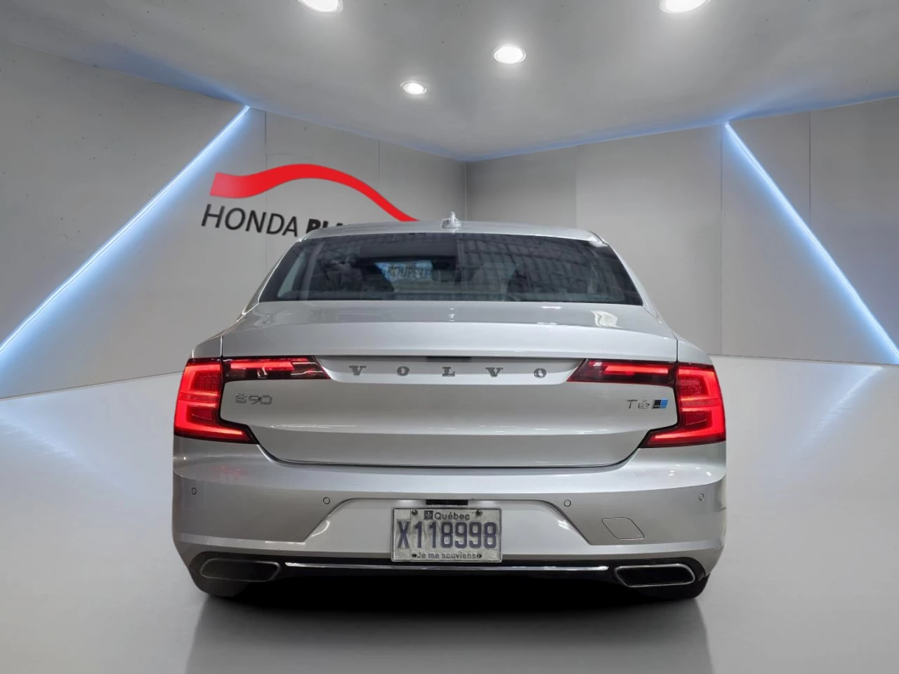 2018 Volvo S90 T6 AWD Momentum Image principale