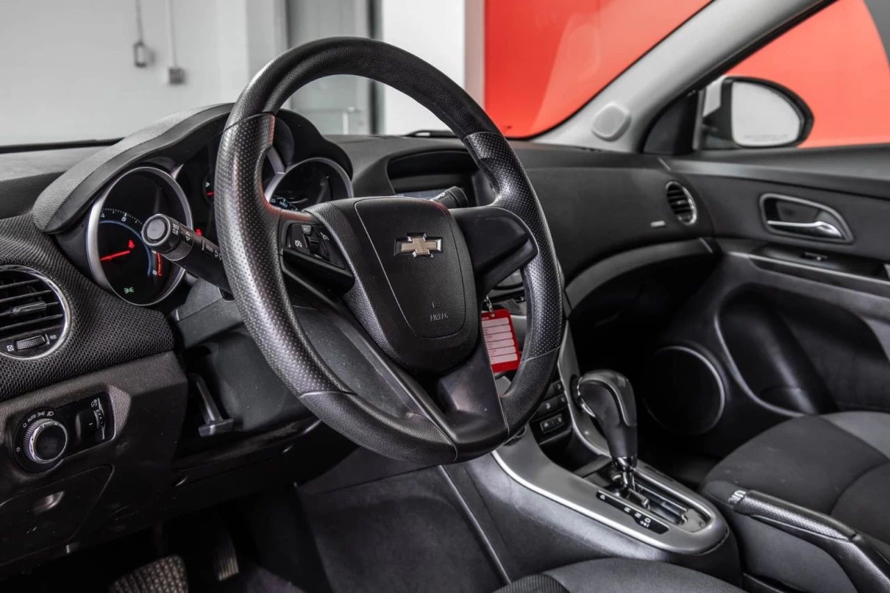 2011 Chevrolet Cruze Automatique BAS KM Image principale
