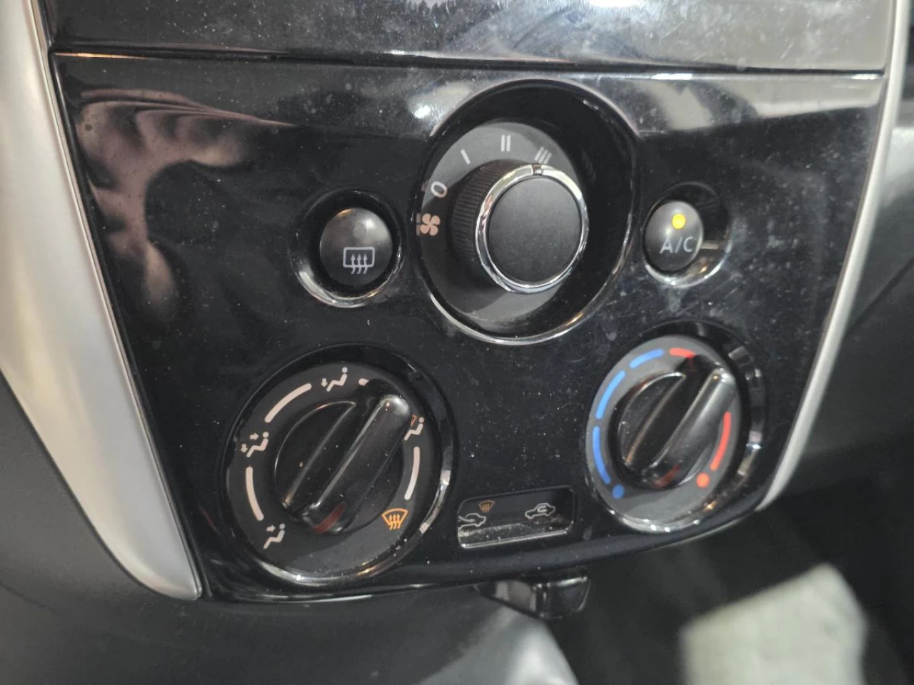 2018 Nissan Versa Note S Manual Image principale