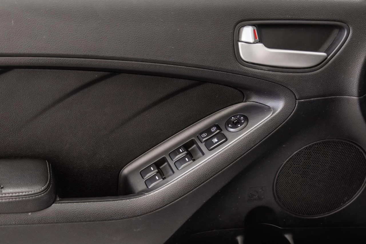 2014 Kia Forte Manuelle de base Garantie 1 AN Image principale