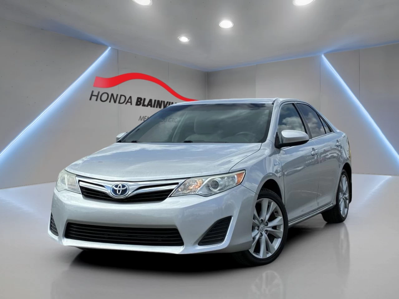 2013 Toyota Camry Hybrid 4dr Sdn LE Main Image