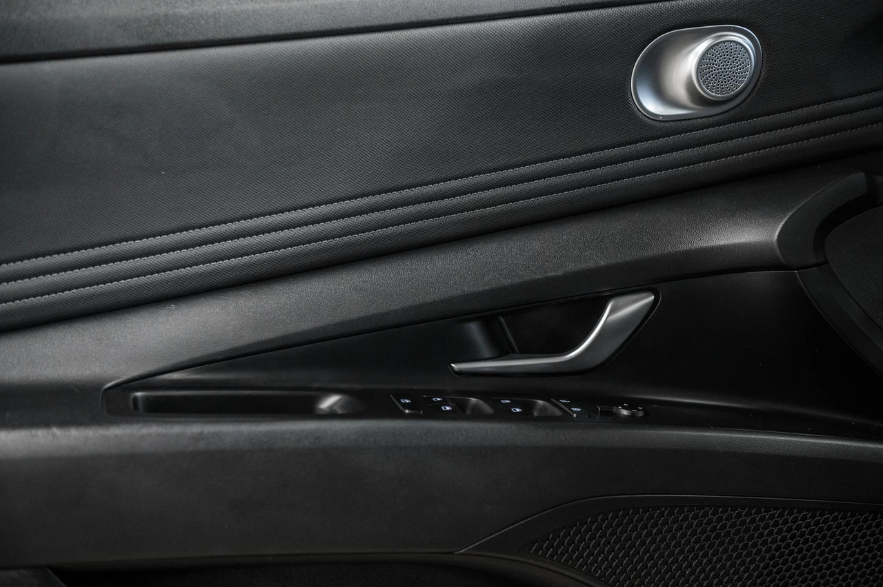 2023 Hyundai Elantra Preferred Tech Image principale
