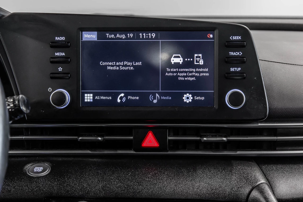 2021 Hyundai Elantra Preferred Main Image