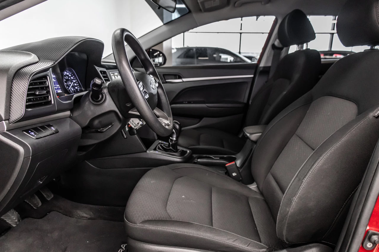 2020 Hyundai Elantra Essential Image principale