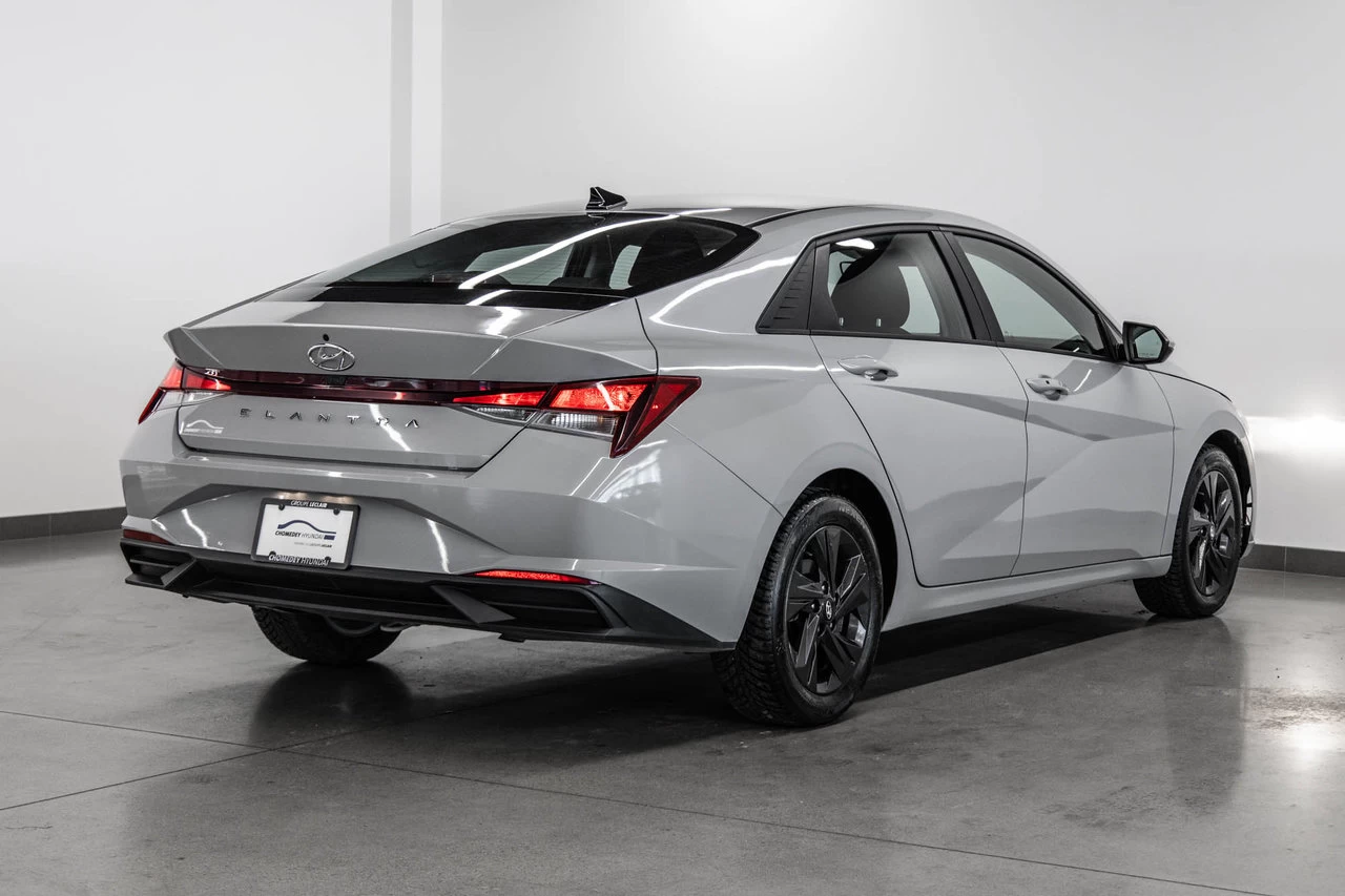 2021 Hyundai Elantra Preferred Image principale