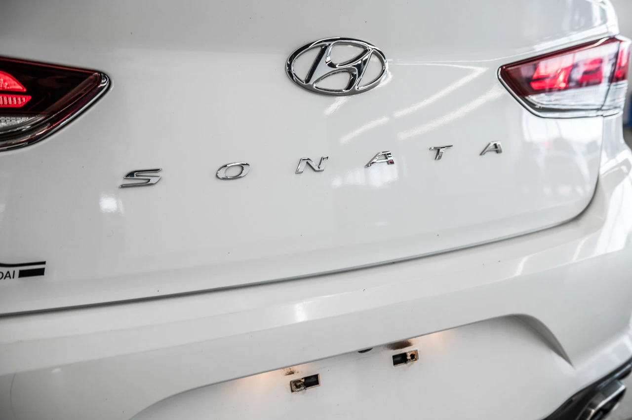 2019 Hyundai Sonata Essential Main Image