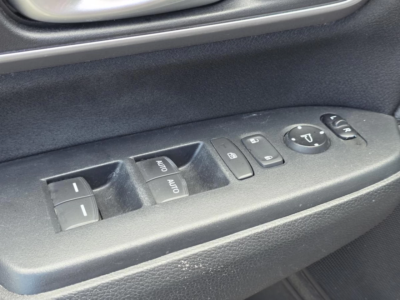 2017 Honda CR-V 4WD EX Main Image