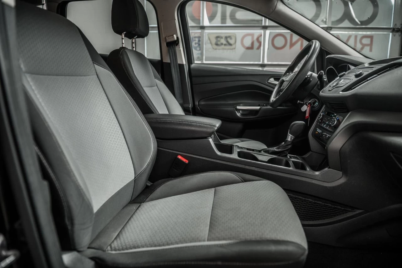 2017 Ford Escape Automatique 4WD SE Main Image